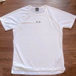 NWOT Oakley short sleeve